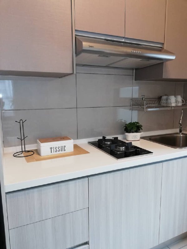 Fully Furnished 2-Bedroom Condo Conezion IOI Res - photo 2