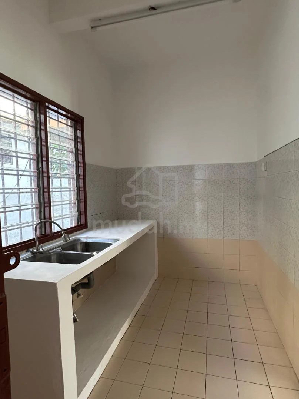 Double-Storey Terrace in USJ 12, Subang Jaya Freehold, Non-Bumi Lot - photo 11