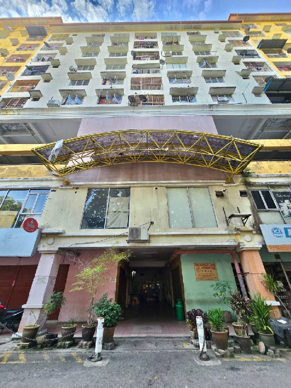 Suria Avenue Apartment, Section 16, Shah Alam - photo 1