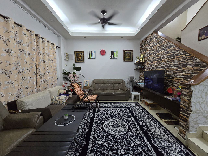 2 Storey Intermediate Terrace  Alam Budiman, Seksyen U10, Shah Alam - photo 3