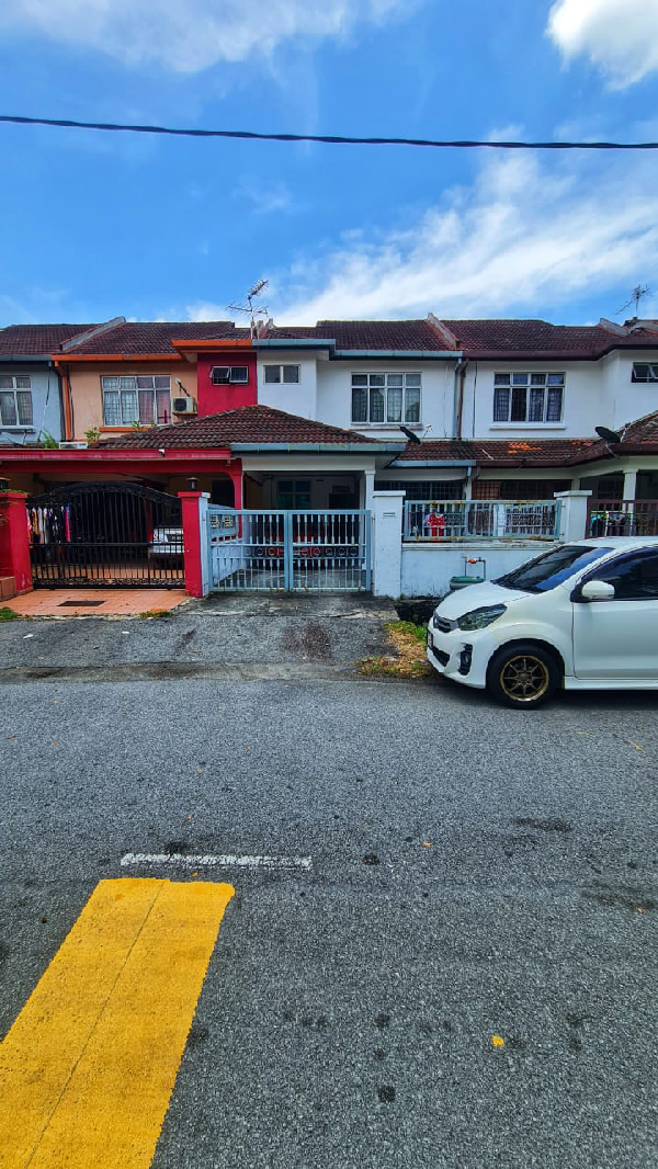 Double Storey Taman Desa Cempaka Nilai