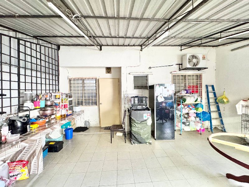 2-STOREY INTERMEDIATE PUNCAK JALIL 9  SERI KEMBANGAN - photo 9