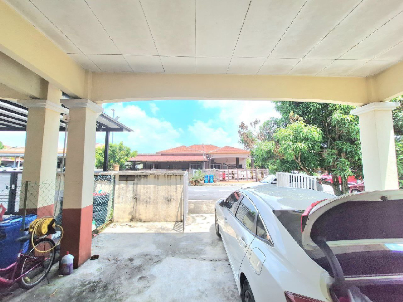 SINGLE STOREY SEMI D TAMAN UNIVERSITI SEKSYEN 30 JALAN KEBUN SHAH ALAM  - photo 2