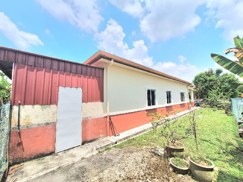 SINGLE STOREY SEMI D TAMAN UNIVERSITI SEKSYEN 30 JALAN KEBUN SHAH ALAM  - photo 4
