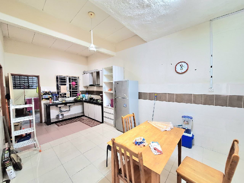 SINGLE STOREY SEMI D TAMAN UNIVERSITI SEKSYEN 30 JALAN KEBUN SHAH ALAM  - photo 12