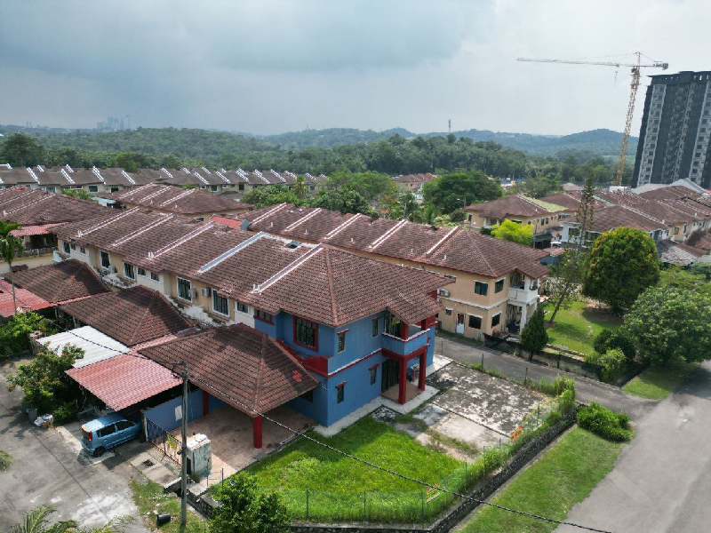 Facing open Double Storey Corner Taman Desa Nila - photo 2