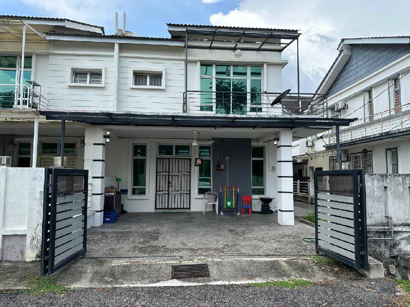 FACING OPEN & RENOVATED SEMI-D Cluster 2-storey house SP9, Bandar Saujana Putra - photo 1