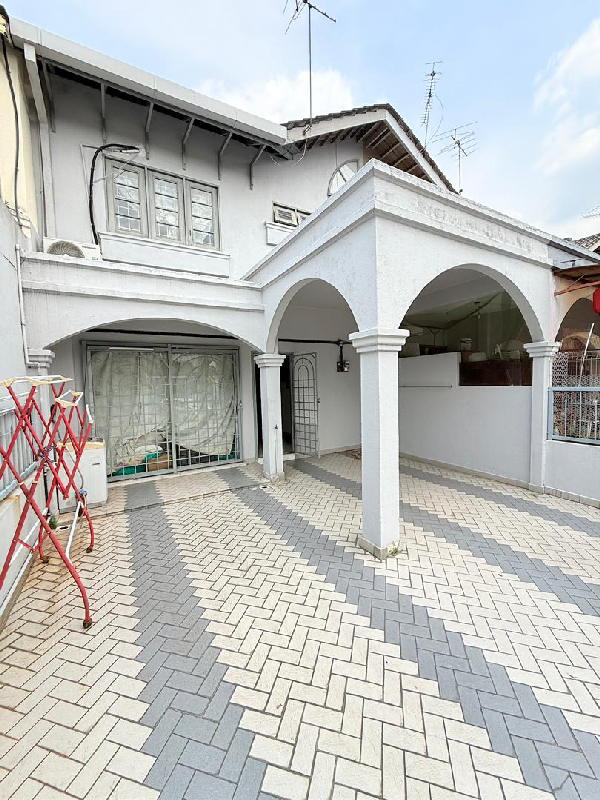 2 STOREY TERRACE HOUSE USJ 6 SUBANG JAYA