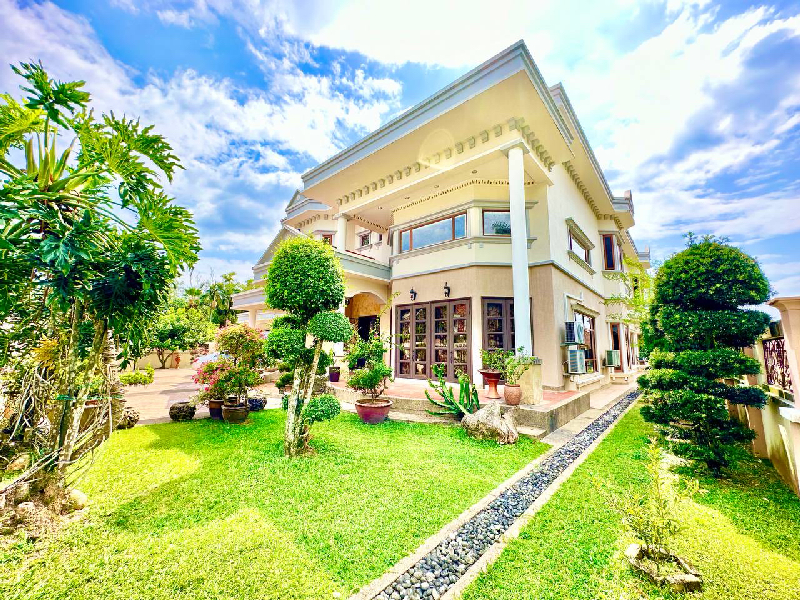 HUGE POOL Bungalow 2 Storey Kemensah Heights - photo 2