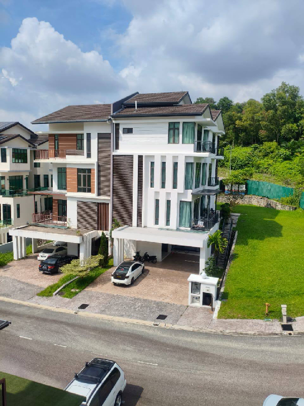 Exclusive 4-Storey Semi-Detached Corner Home with Private Lift
