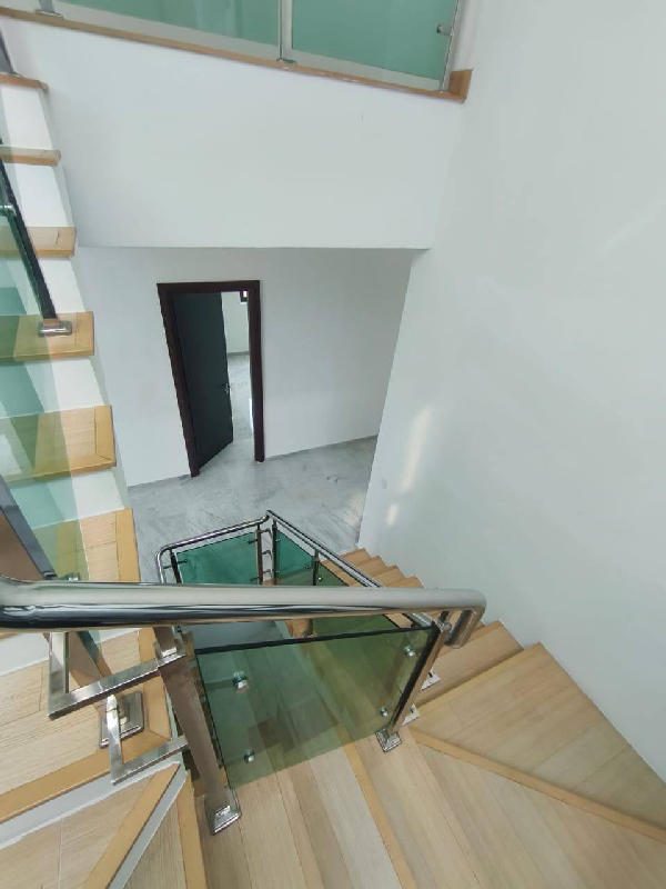 Exclusive 4-Storey Semi-Detached Corner Home with Private Lift - photo 3