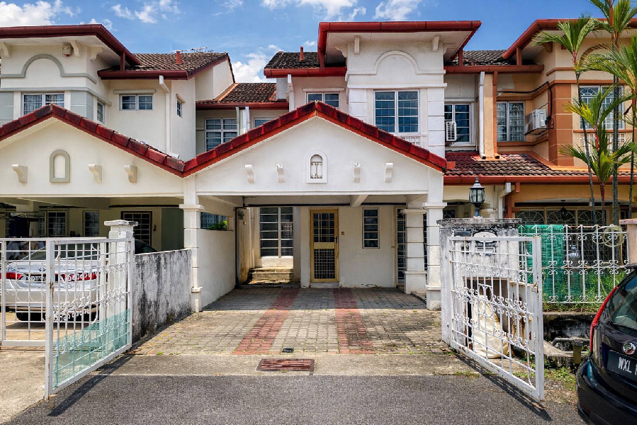 DOUBLE STOREY SUPERLINK HOUSE USJ 20 SUBANG JAYA