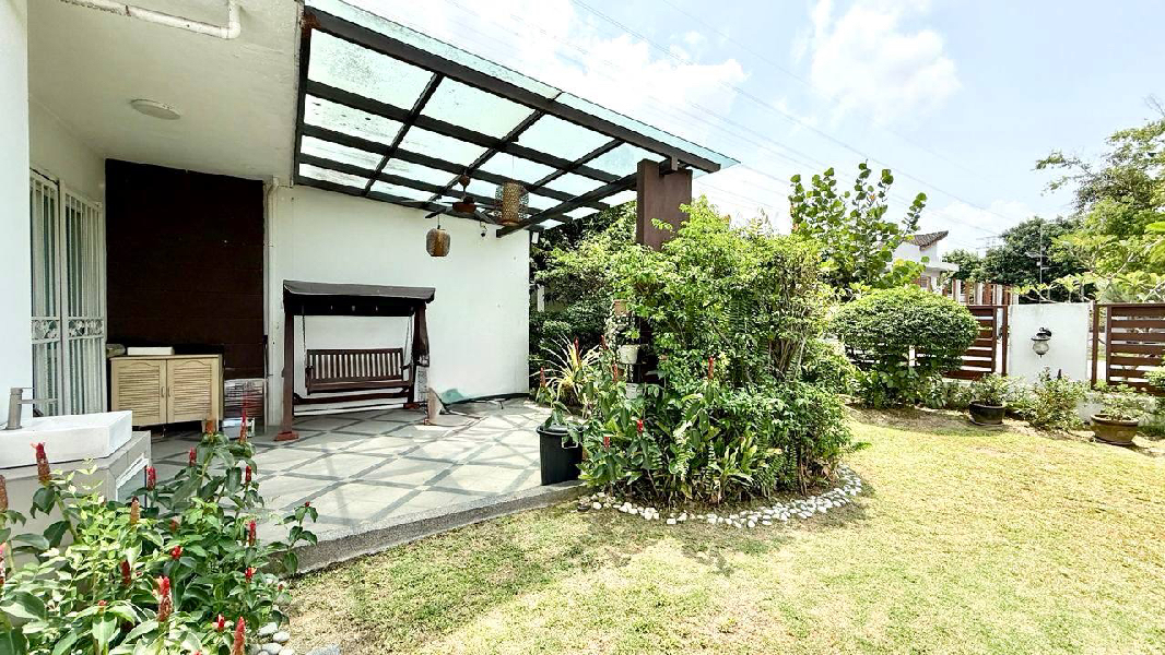 2Storey Superlink Corner lot with big garden  USJ Heights - photo 3