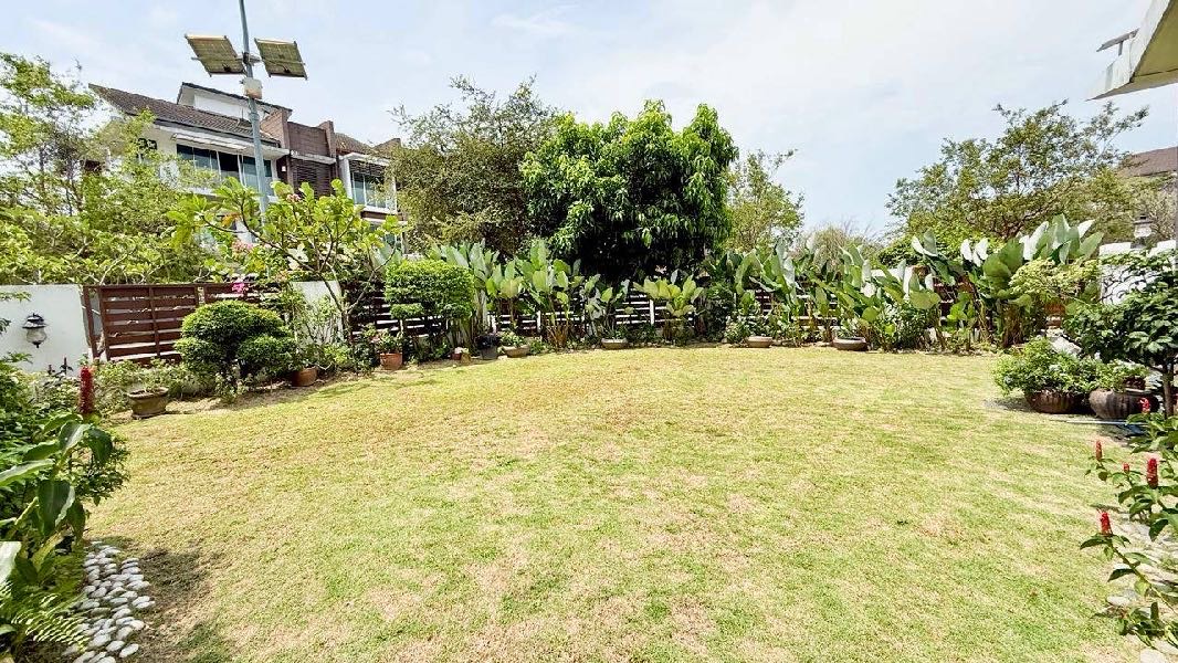 2Storey Superlink Corner lot with big garden  USJ Heights - photo 4