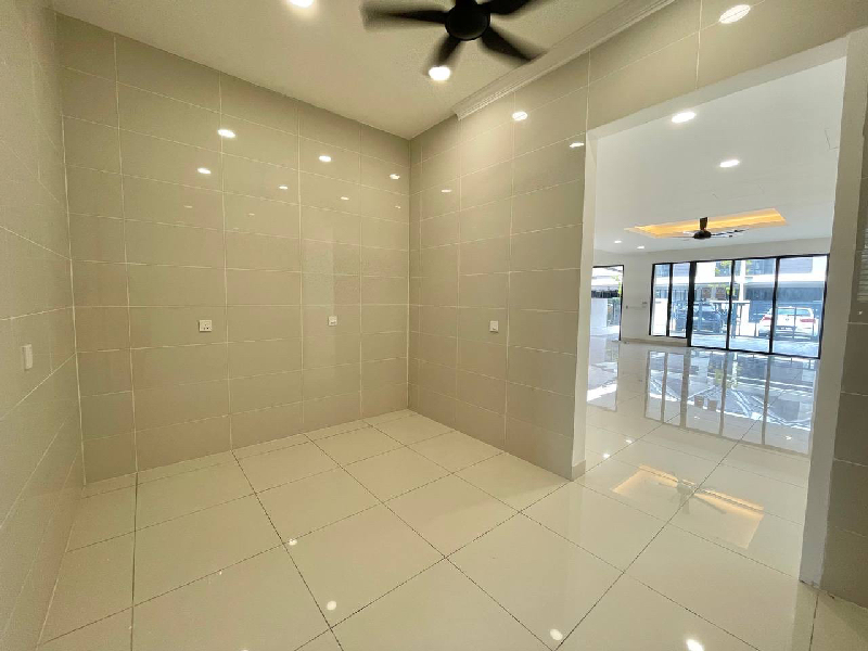 Superlink Terrace Lagenda Gardens @ Jalan Teratak, Bukit Jelutong  - photo 6