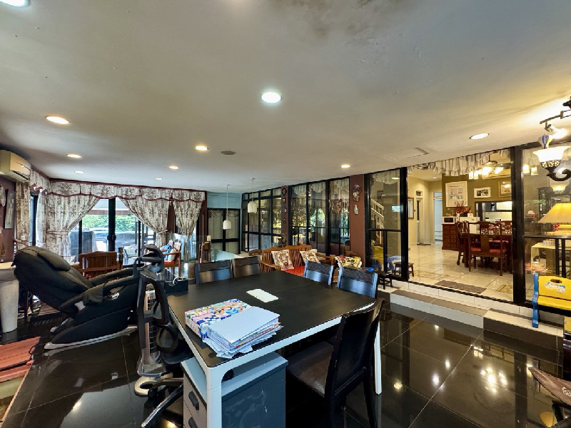 Corner Lot Superlink Double Storey Jalan Birai with Huge Extra Land - photo 2