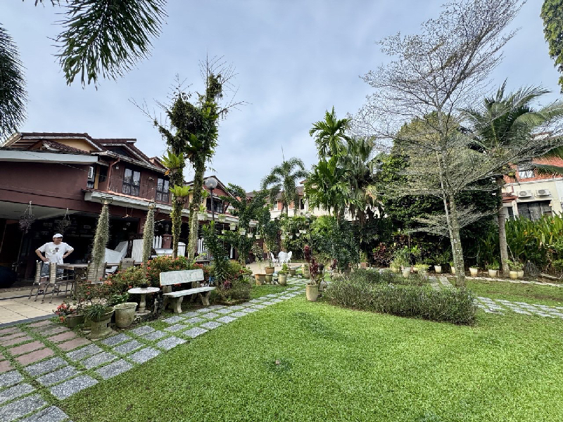 Corner Lot Superlink Double Storey Jalan Birai with Huge Extra Land - photo 4