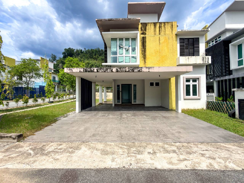 2 half Storey Bungalow Corner Lot