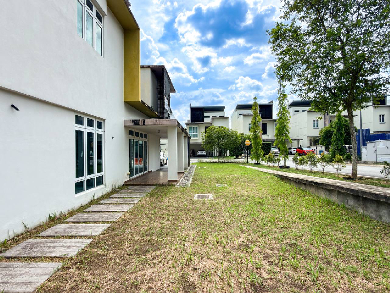 2 half Storey Bungalow Corner Lot - photo 3