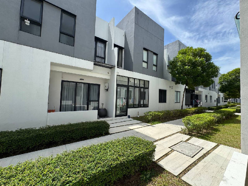 End Lot Link Villa Luxura Residence Twentyfive7 Kota Kemuning - photo 3