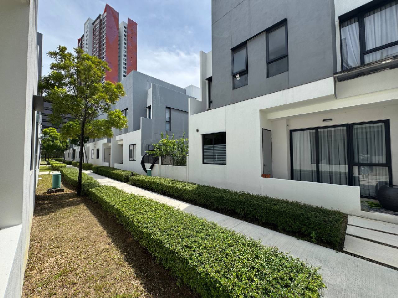 End Lot Link Villa Luxura Residence Twentyfive7 Kota Kemuning - photo 4