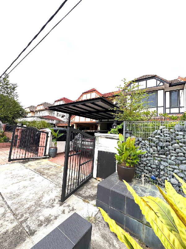 Facing Field USJ 11 Double Storey 24x75 Extended Kitchen