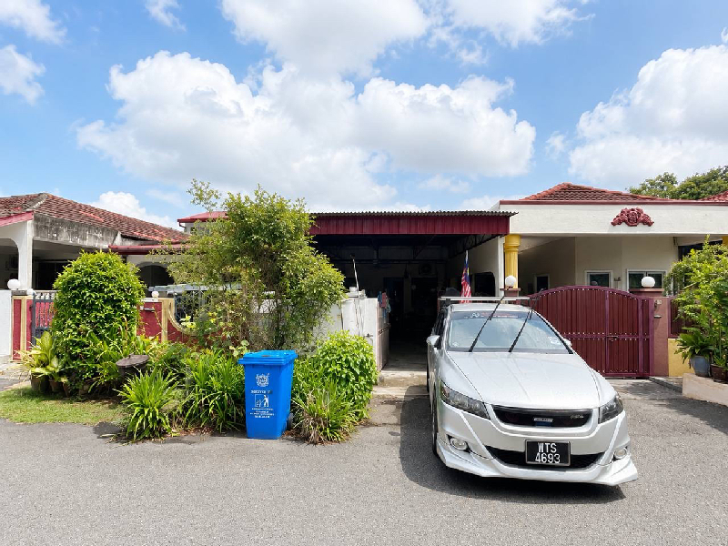 non bumi unitSingle Storey Terrace Seksyen 17  Shah Alam