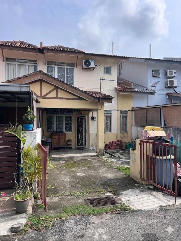 Double Storey Bandar Saujana Putra, Jenjarom