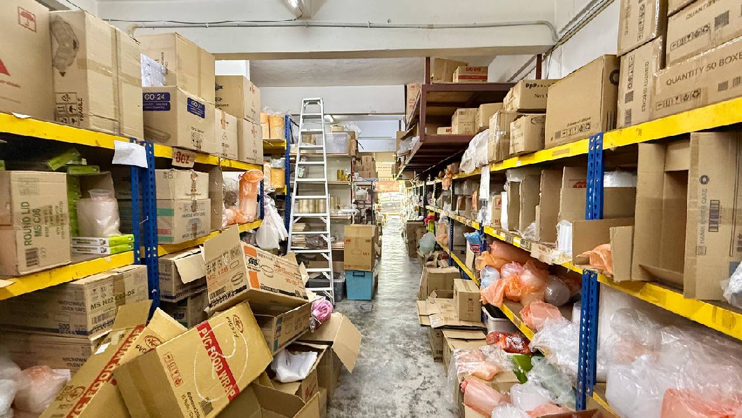 END LOT 3 Storey Shop Lot Taman Nirwana, Ampang - photo 8