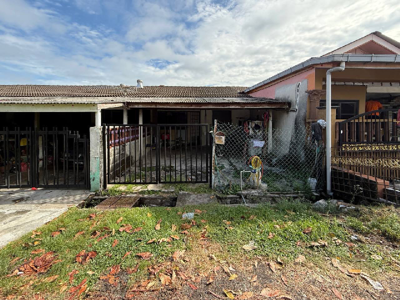 Single Storey Terrace Low Cost Jalan Bayam Seksyen 24, Shah Alam