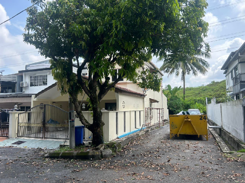 Double Storey Terrace, Seksyen 27, Taman Bunga Negara, Shah Alam