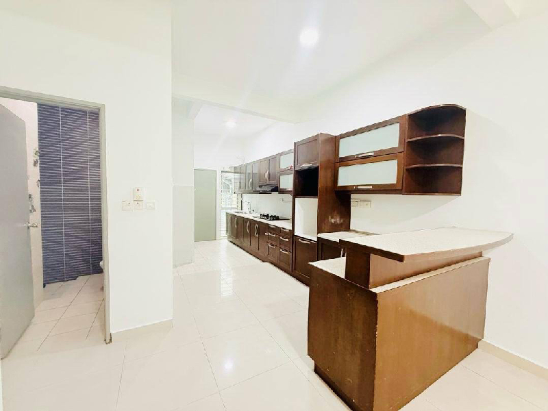FOR RENT  2-Storey Superlink Taman Serin Ukay Ampang 5 Bedrooms - photo 4