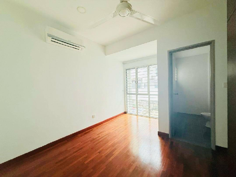 FOR RENT  2-Storey Superlink Taman Serin Ukay Ampang 5 Bedrooms - photo 8
