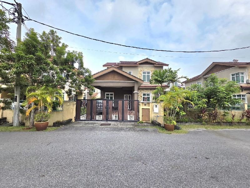 FOR SALE | Fully Renovated Double-Storey Bungalow @ Desa Pinggiran Putra, Kajang - photo 2
