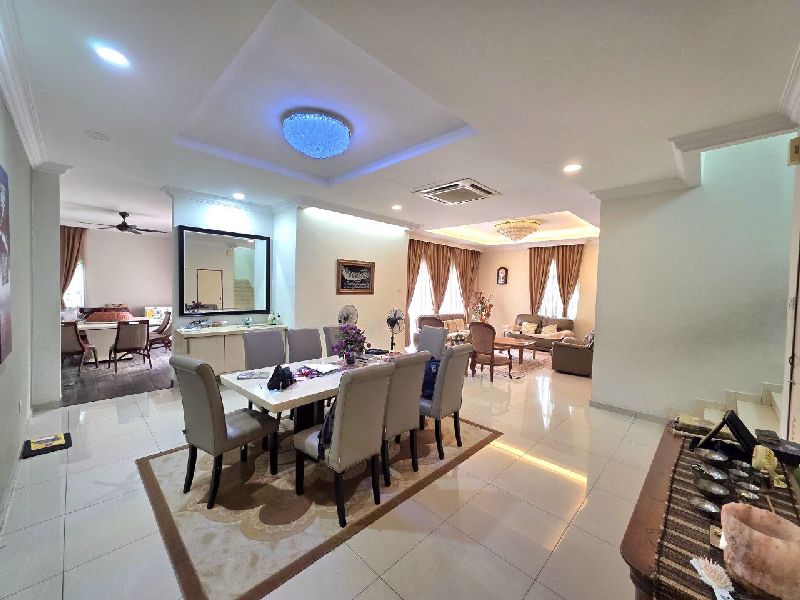 FOR SALE | Fully Renovated Double-Storey Bungalow @ Desa Pinggiran Putra, Kajang - photo 12