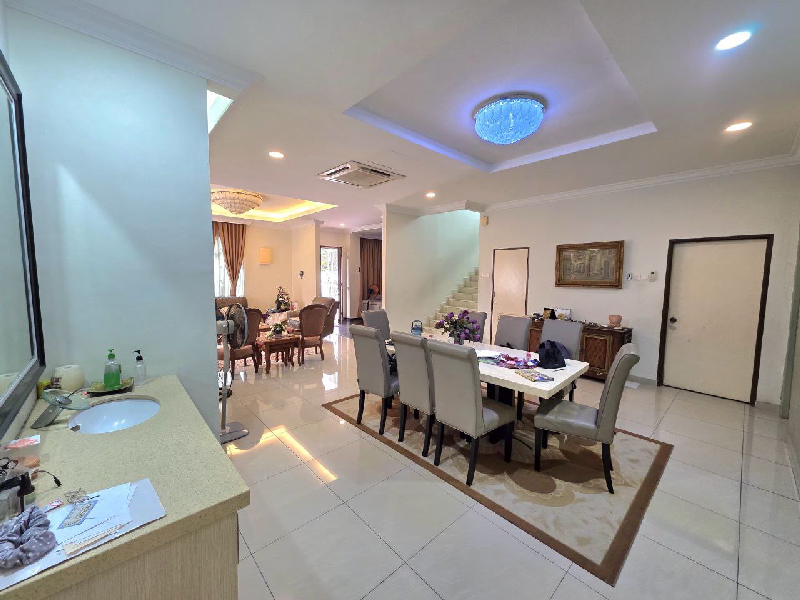 FOR SALE | Fully Renovated Double-Storey Bungalow @ Desa Pinggiran Putra, Kajang - photo 13