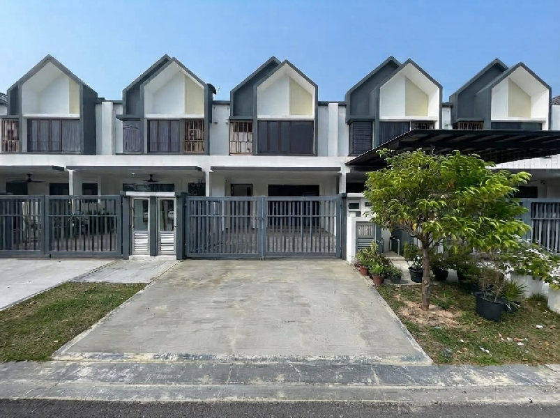 FOR SALE | DOUBLE STOREY TERRACE HOUSESERENIA ANIRA, BANDAR SERENIA, SEPANG - photo 2