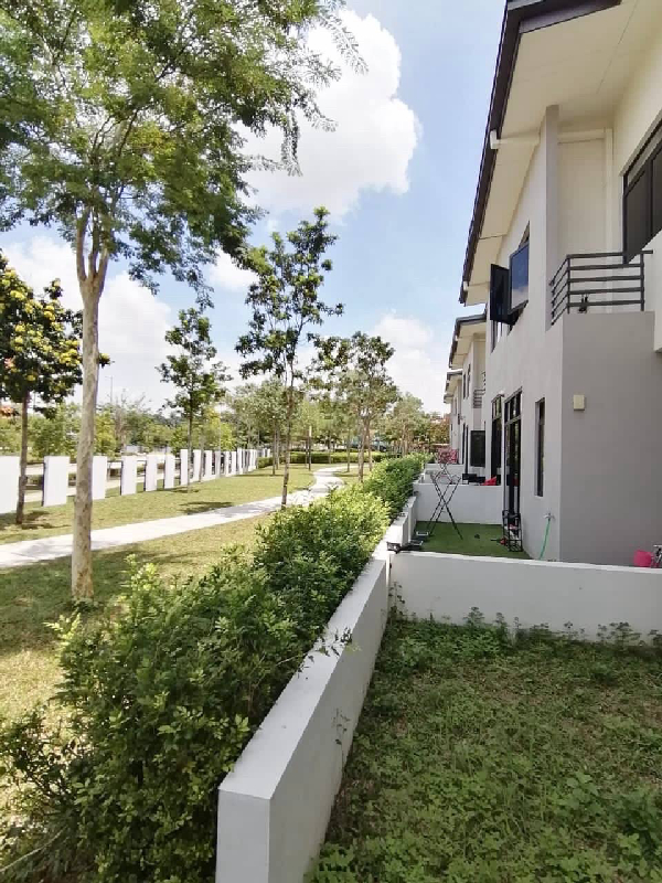 FOR SALE | END LOT DOUBLE STOREY TERRACE Maple Residence, Laman View, Cyberjaya | Type Begonia - photo 7