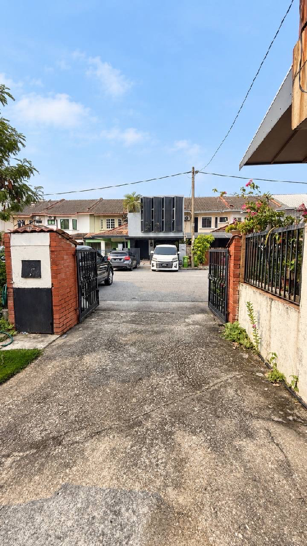 FOR SALE | FREEHOLD DOUBLE STOREY TERRACE HOUSE Taman Setiawangsa, Kuala Lumpur - photo 3