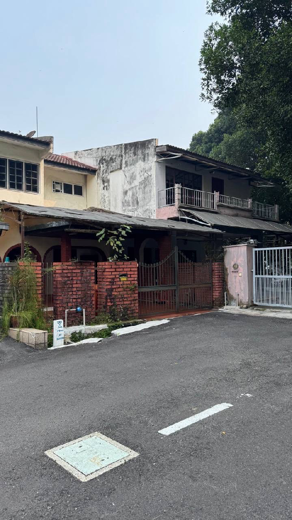 FOR SALE | 2.5-STOREY TERRACE HOUSESeksyen 11, Bandar Shah Alam, Selangor - photo 2