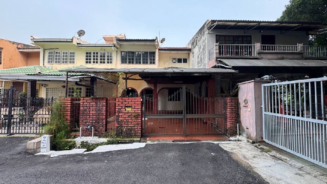 FOR SALE | 2.5-STOREY TERRACE HOUSESeksyen 11, Bandar Shah Alam, Selangor - photo 3