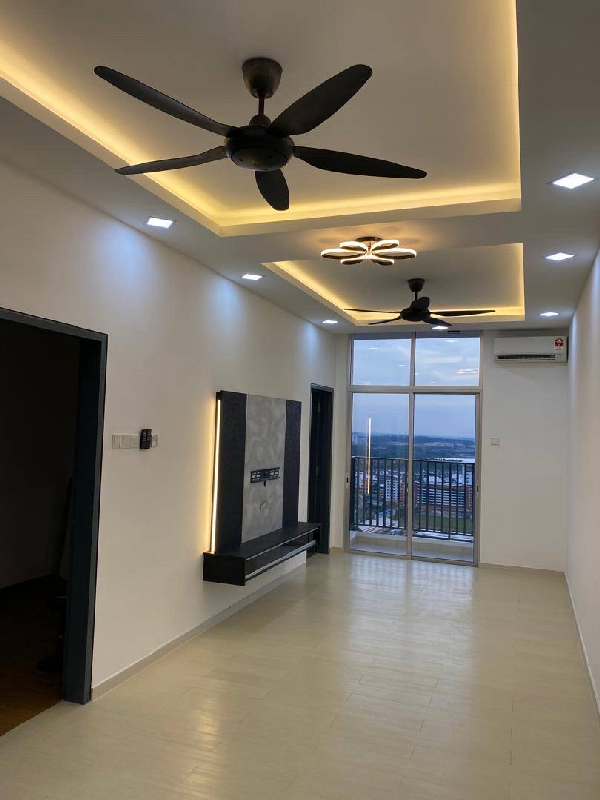 FOR SALE | LAKEFRONT HOMES PR1MA, CYBERJAYACorner Unit | Freehold | Level 21 - photo 2