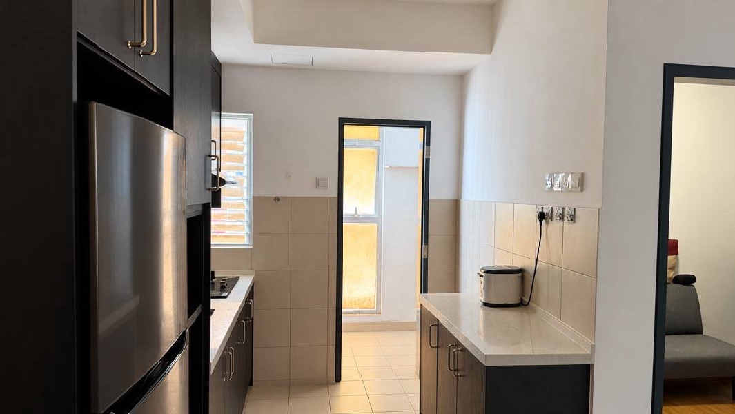 FOR SALE | LAKEFRONT HOMES PR1MA, CYBERJAYACorner Unit | Freehold | Level 21 - photo 3