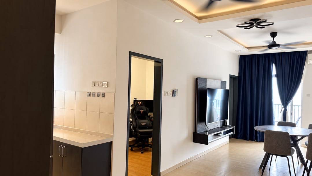 FOR SALE | LAKEFRONT HOMES PR1MA, CYBERJAYACorner Unit | Freehold | Level 21 - photo 4
