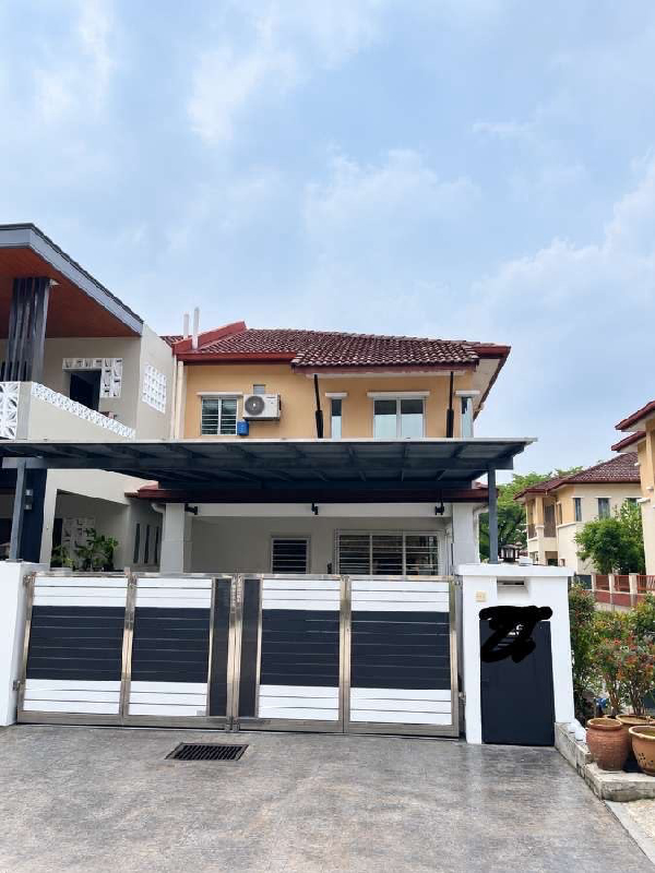 FOR SALE | FULLY EXTENDED END-LOT DOUBLE-STOREY HOUSE Taman Perindustrian UEP 7, Subang Jaya - photo 2