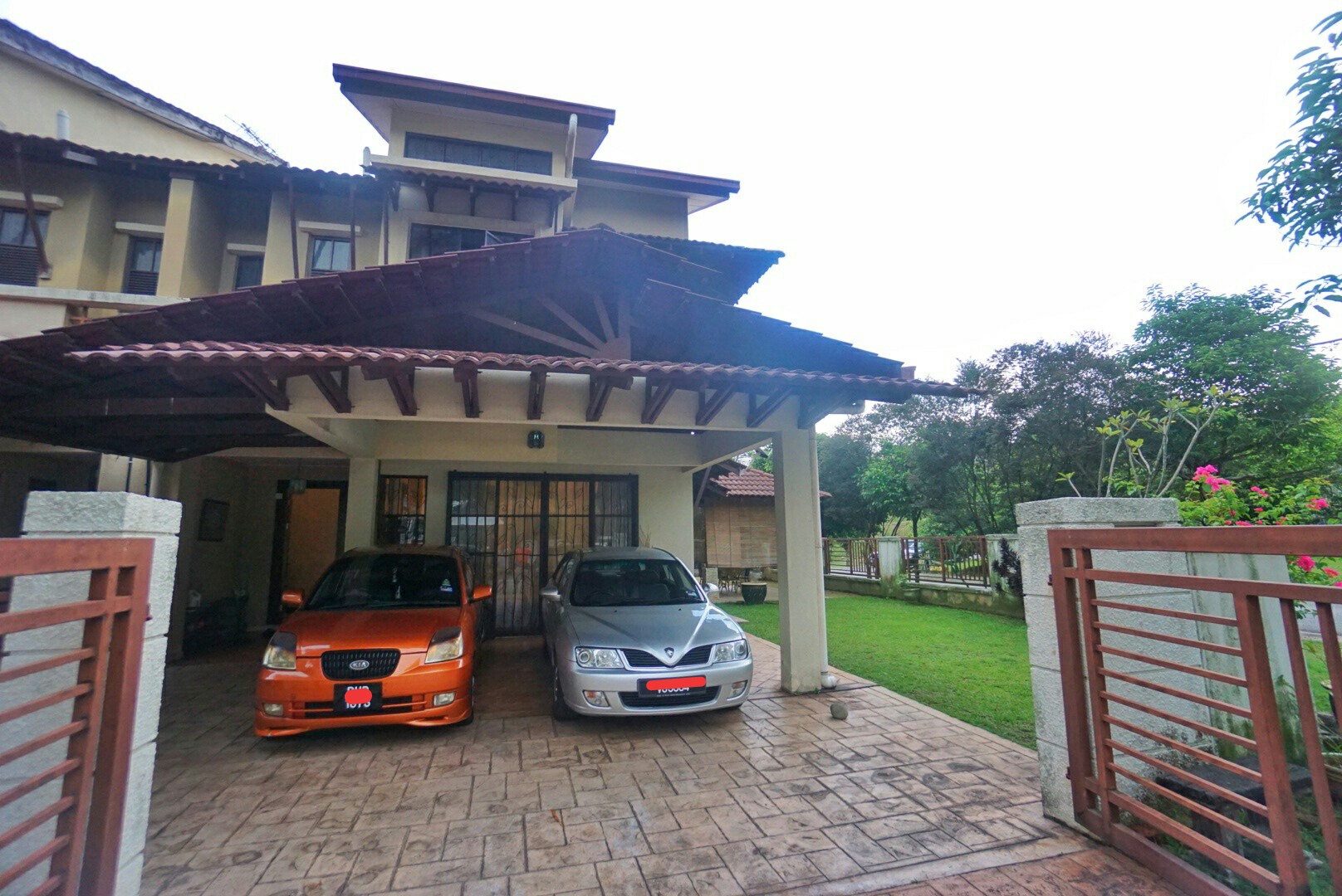 CORNER LOT 2 Storey Jalan Jeriji, Bukit Jelutong - photo 3