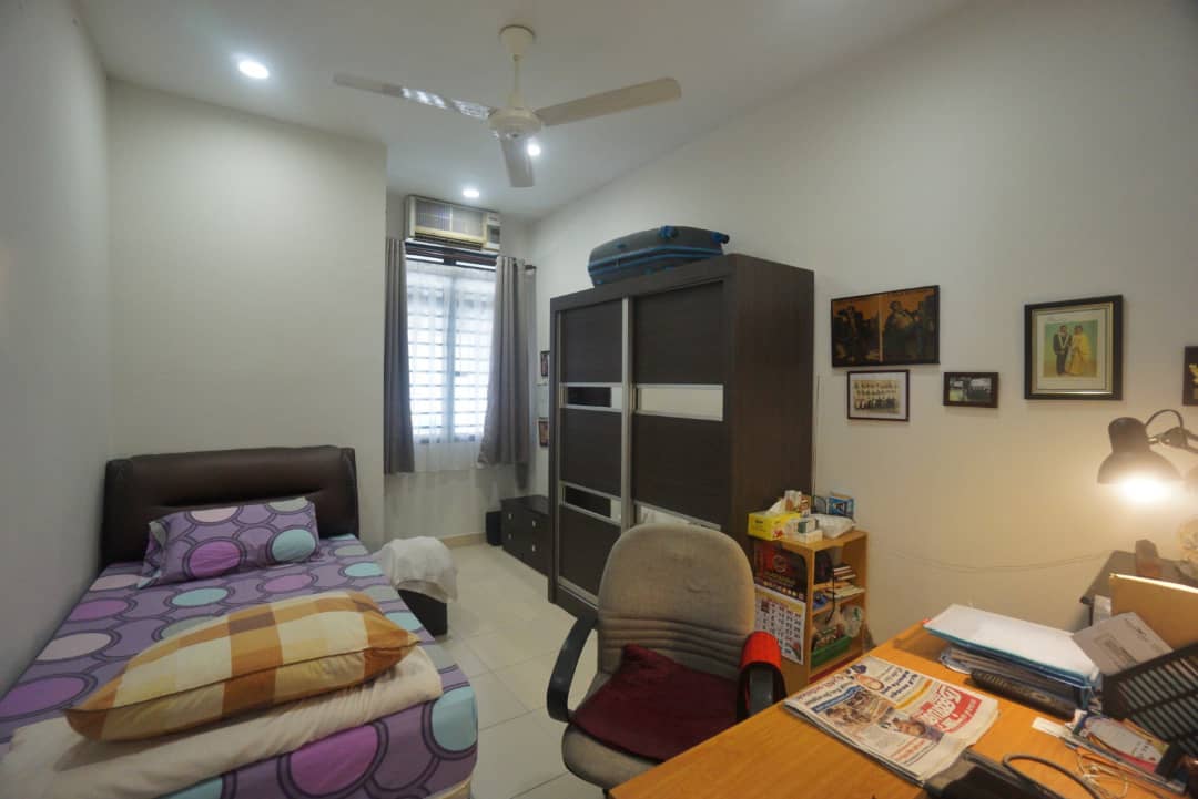 RENOVATED End Lot 2 Stry House Bdr Putera 2 Klang - photo 3