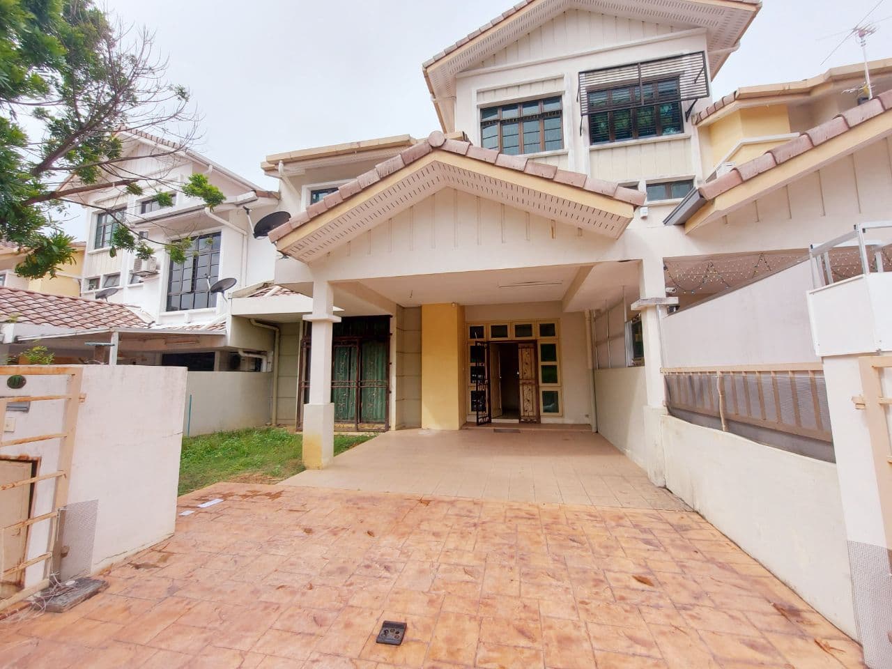3 Storey Superlink near Surau Seksyen 7 Shah Alam