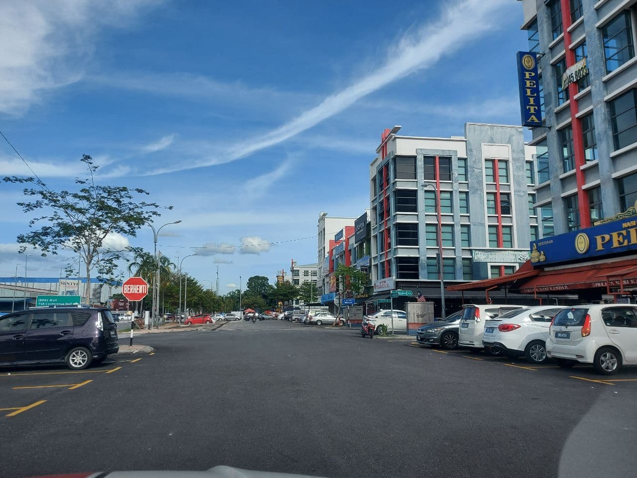 Alam Avenue Sek 16 Shah Alam End Unit With Lift - photo 2