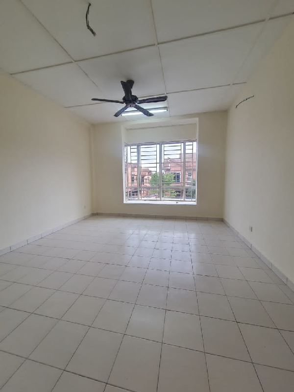 ALAM BUDIMAN END LOT DOUBLE STOREY FOR SALE - photo 3